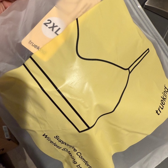 Truekind Black Wireless Bra - Picture 2 of 7